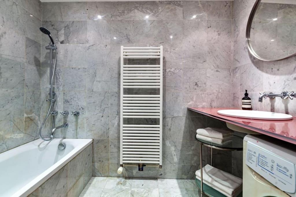 Charmant Appartement Au Coeur De Paris Exterior foto